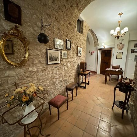 Le Prigioni Del Palazzo B&B Сора Екстериор снимка