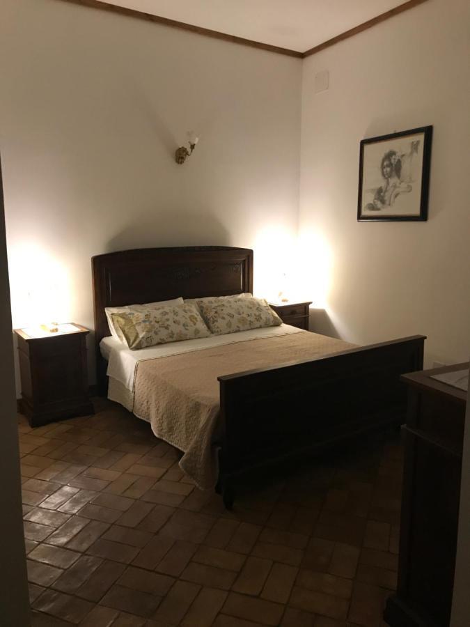 Le Prigioni Del Palazzo B&B Сора Екстериор снимка