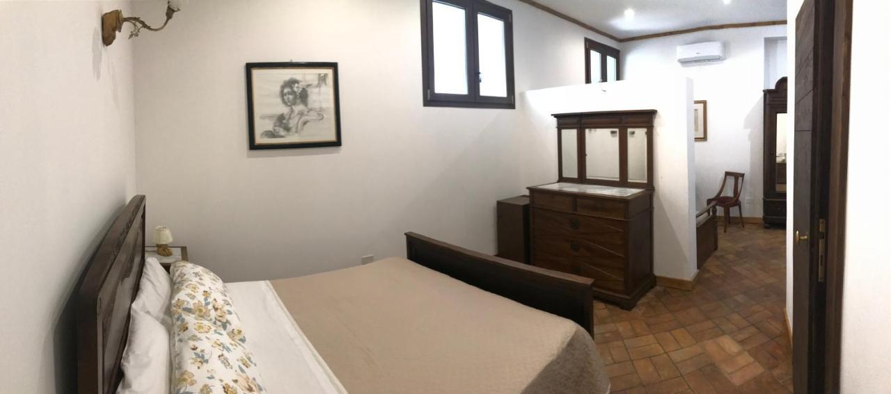 Le Prigioni Del Palazzo B&B Сора Екстериор снимка