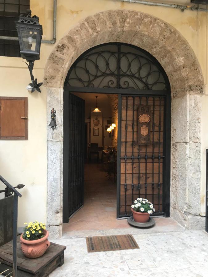Le Prigioni Del Palazzo B&B Сора Екстериор снимка
