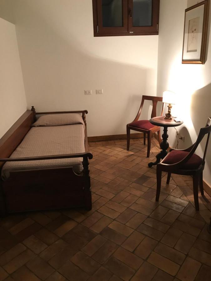 Le Prigioni Del Palazzo B&B Сора Стая снимка