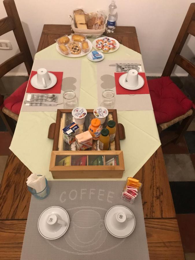 Le Prigioni Del Palazzo B&B Сора Екстериор снимка