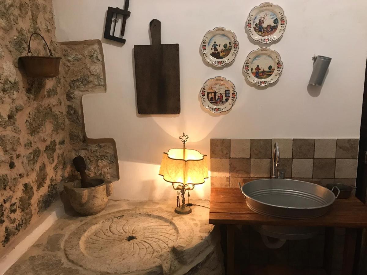 Le Prigioni Del Palazzo B&B Сора Екстериор снимка
