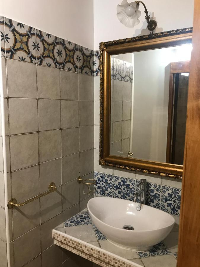 Le Prigioni Del Palazzo B&B Сора Екстериор снимка
