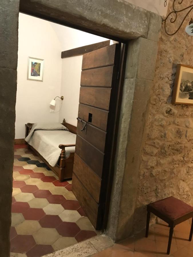 Le Prigioni Del Palazzo B&B Сора Екстериор снимка