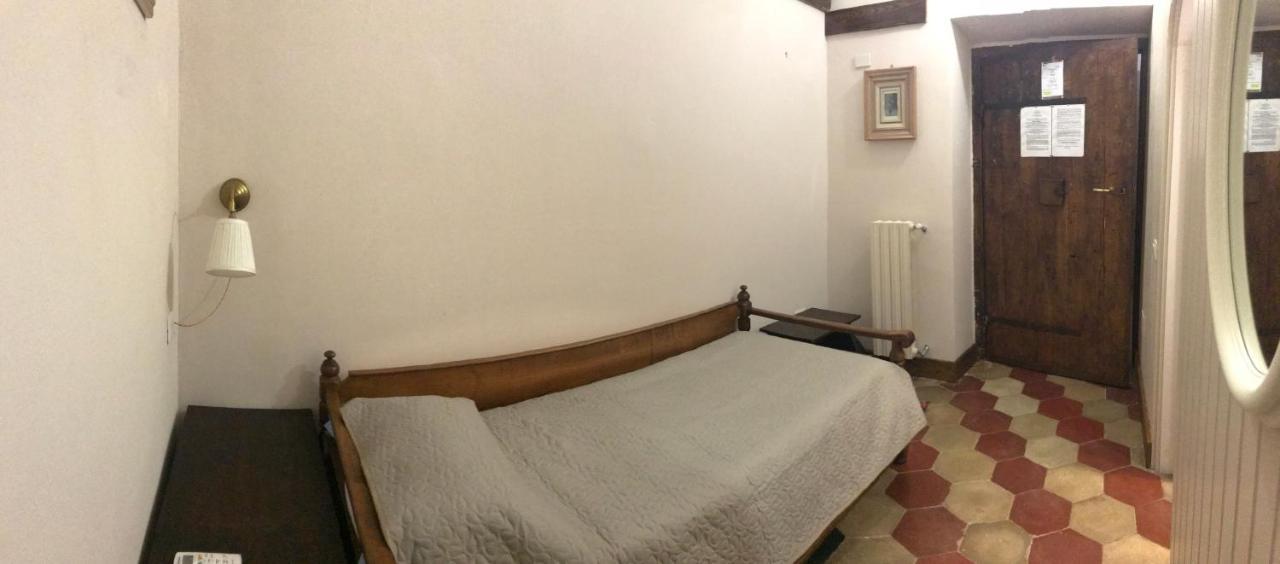 Le Prigioni Del Palazzo B&B Сора Екстериор снимка