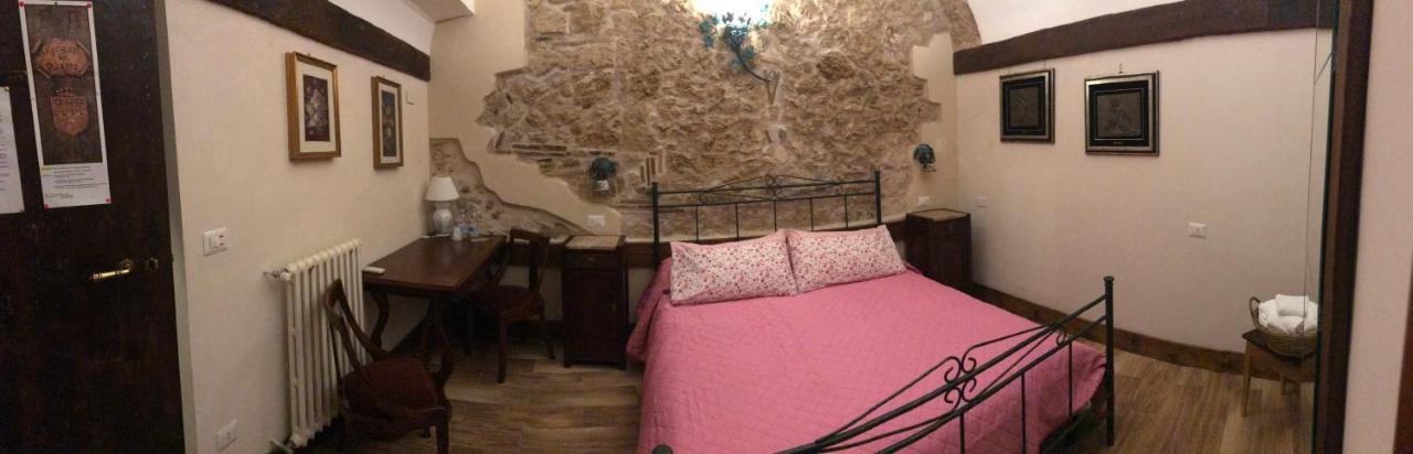 Le Prigioni Del Palazzo B&B Сора Екстериор снимка