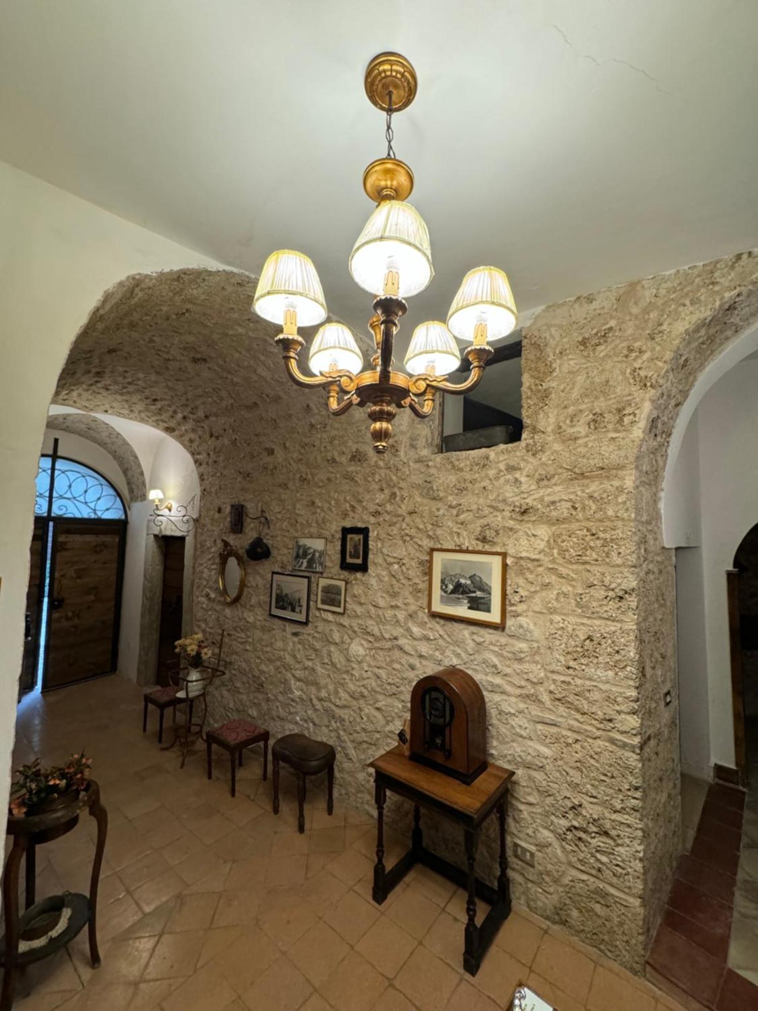 Le Prigioni Del Palazzo B&B Сора Екстериор снимка