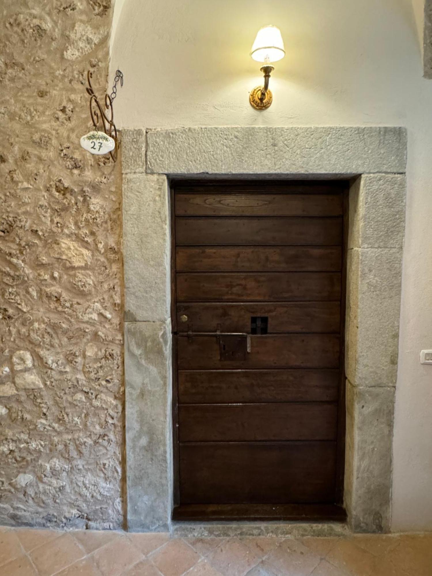 Le Prigioni Del Palazzo B&B Сора Екстериор снимка