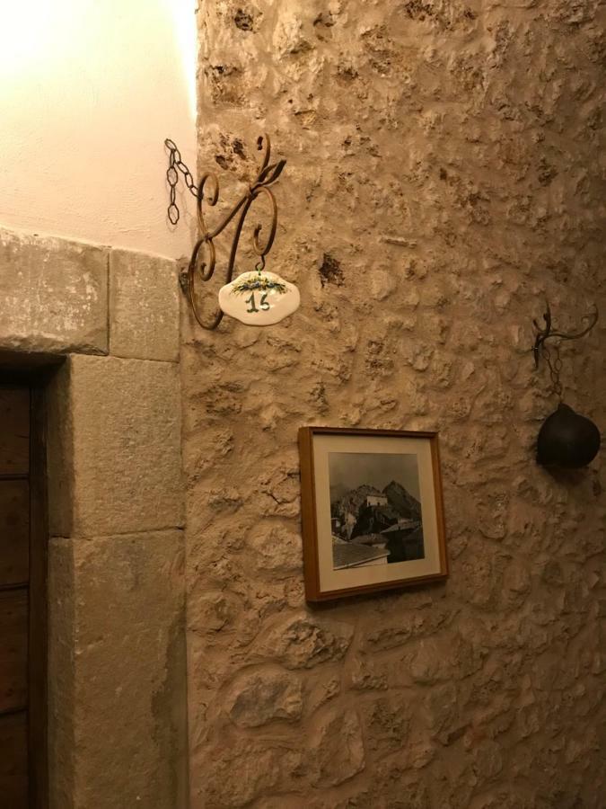 Le Prigioni Del Palazzo B&B Сора Екстериор снимка